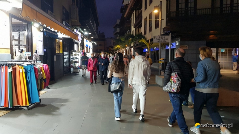 16/25 Puerto de La Cruz - kurort turystyczny północnej Teneryfy